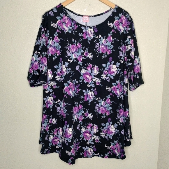 Flirty Pink Black Purple Floral Skulls Tee size 3X - Picture 1 of 5